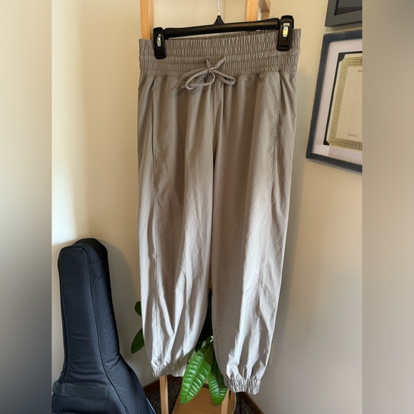 Abercrombie and Fitch YPB motionTek pants - Picture 1 of 3
